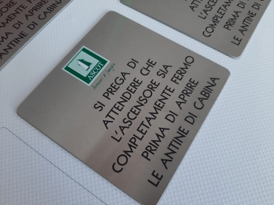 Targa ufficio in alluminio spazzolato