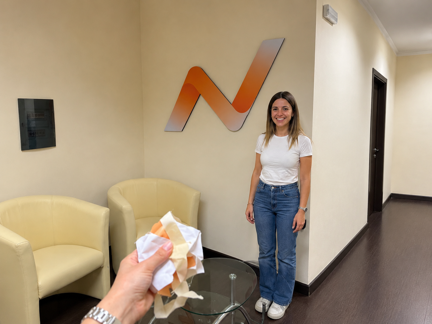 scritta 3d applicata a parete completata