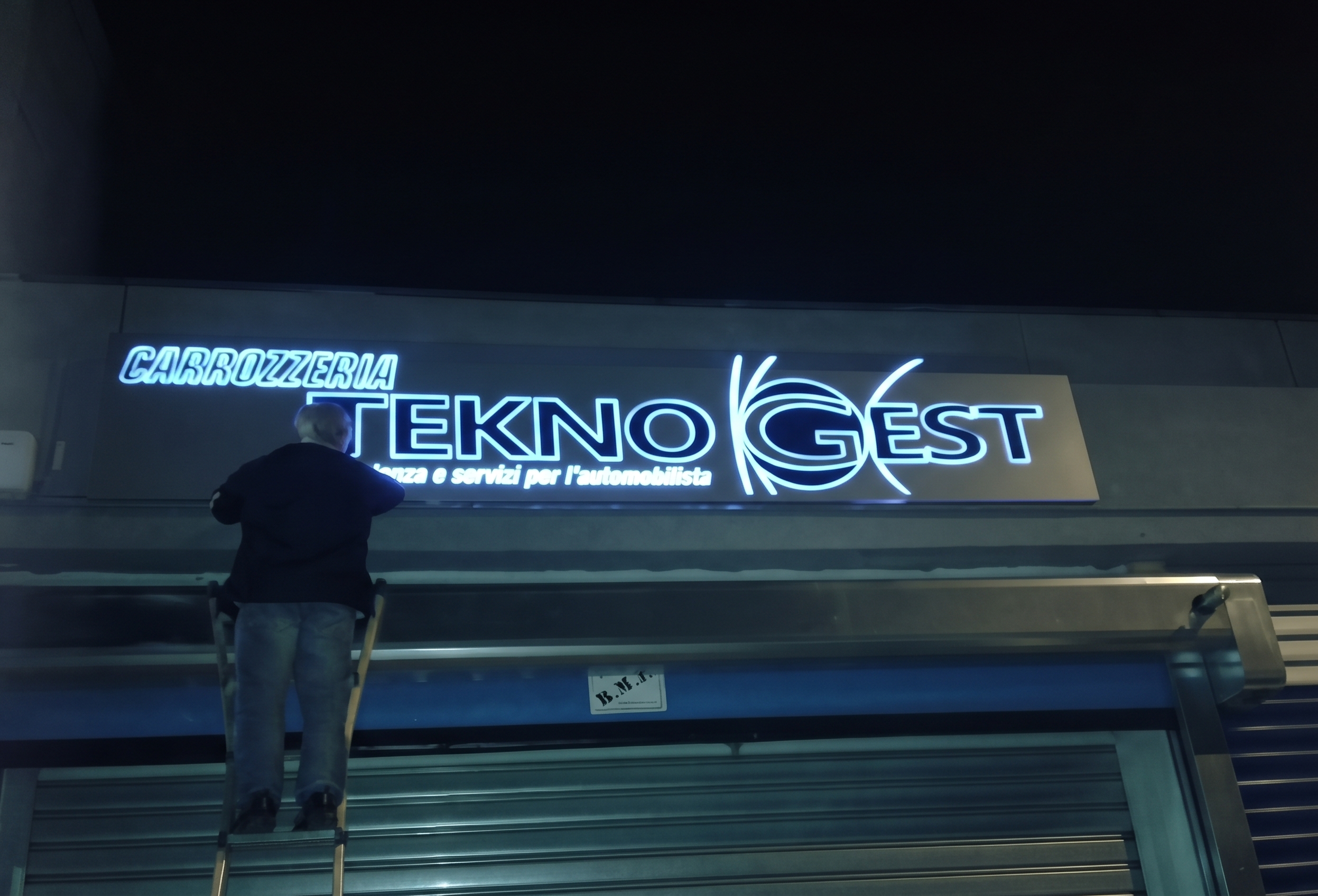 Insegne luminose personalizzate a Torino